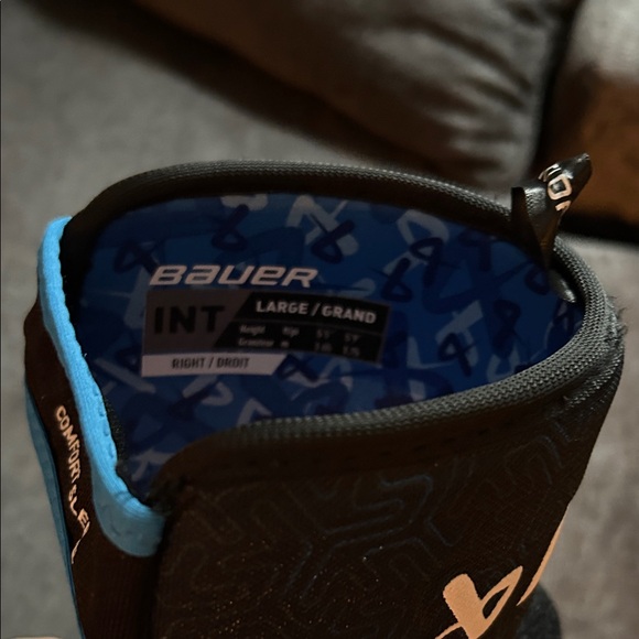 Bauer X large intermediate elbow ads barely worn because they are too big. - Picture 2 of 3
